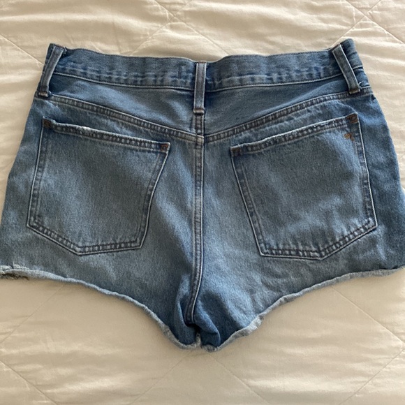 Madewell relaxed fit denim shorts size 28 (runs a little big-see measurements) - Picture 2 of 6